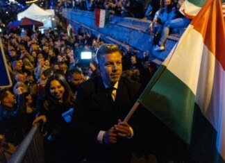 Може розблокувати €90 млрд, але проти поставок зброї і прискореного вступу до ЄС — Politico дізналося наслідки перемоги Мадяра для України