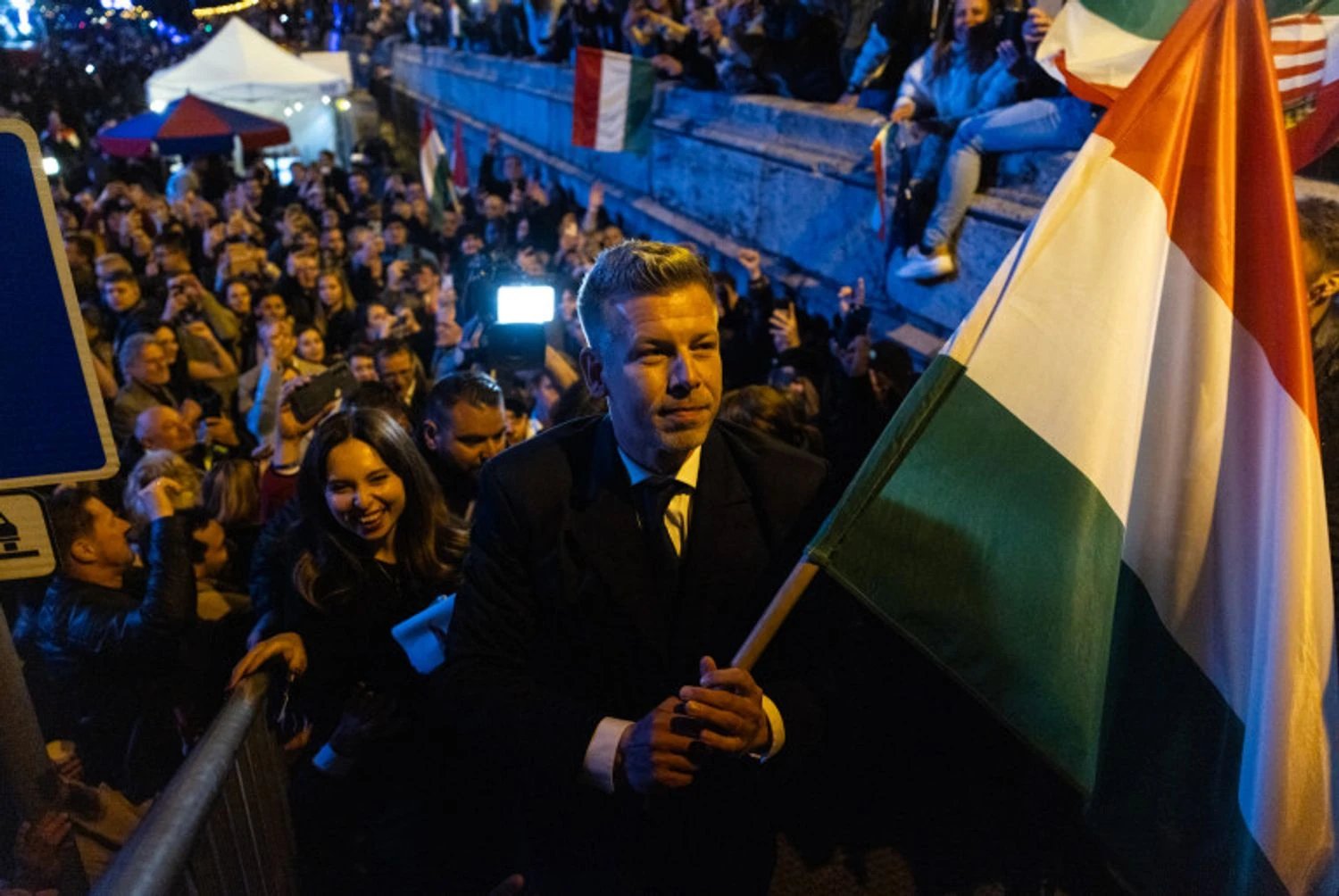 Може розблокувати €90 млрд, але проти поставок зброї і прискореного вступу до ЄС — Politico дізналося наслідки перемоги Мадяра для України