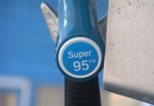 Скільки коштують бензин та дизель на українських АЗС та чи підвищаться вони в ціні