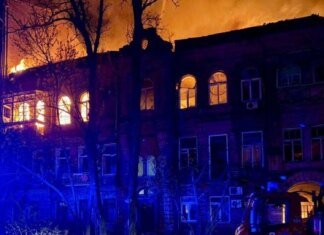 росіяни вночі вдарили по Дніпру балістикою є поранені та руйнування