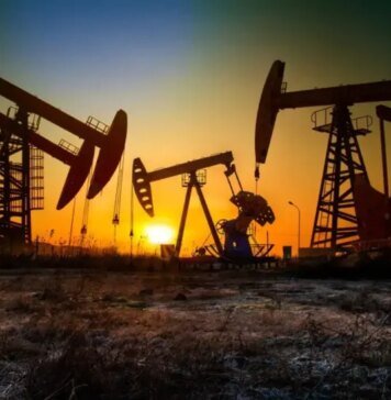 США неочікувано продовжили дозвіл на закупівлю російської нафти та послаблили санкції ще на місяць