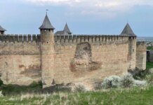 У Хотинській фортеці обвалився стародавній мур
