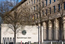 Німеччина викликала посла рф через погрози виробникам дронів для України