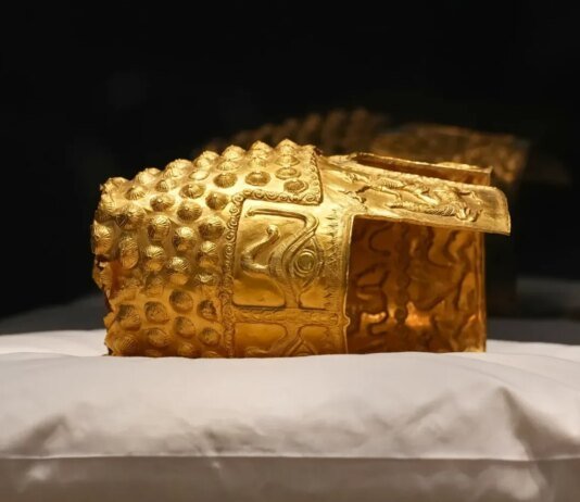 До Румунії повернули 2500-річний золотий шолом після крадіжки в Нідерландах