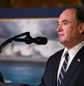 Міністр ВМС США Джон Фелан раптово подав у відставку, його обов’язки виконуватиме заступник