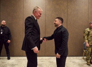 Обговорили євроінтеграцію та співробітництво у форматі Drone Deal — Зеленський зустрівся на Кіпрі із президентом Литви