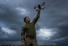 "Азов" знищує техніку та особовий склад окупантів у Донецьку — відео