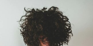 Чи потребує кучеряве волосся особливого догляду