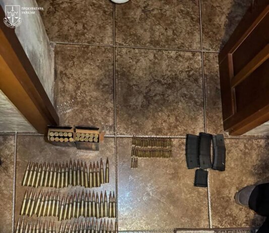 Викрали підприємця, вдаючи співробітників СБУ, катували та вимагали 360 тис. доларів. Двом чоловікам повідомили про підозру