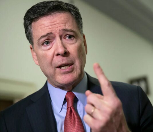 Ексдиректору ФБР Комі знову висунули звинувачення через допис, який у США назвали погрозою Трампу