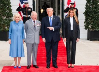 Британські монархи завершують візит до США. Трамп на прощання назвав Чарльза "найвеличнішим королем"