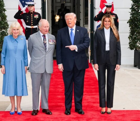 Британські монархи завершують візит до США. Трамп на прощання назвав Чарльза "найвеличнішим королем"