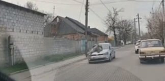 Провез на капоте авто: в Кропивницком водитель сбил военного ТЦК во время проверки (видео)