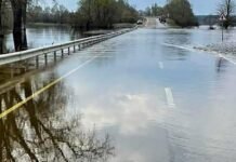 На Чернігівщині через підйом води в Десні підтопило під’їзди до понтонних мостів