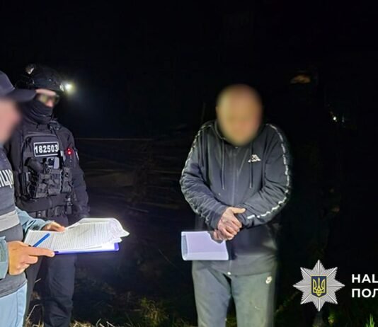 Фасував вдома та ховав під землею: на Чернігівщині викрили наркоторговця