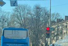 ДТП у центрі Чернігова за участі автобуса (Фотофакт)