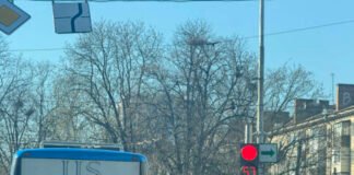 ДТП у центрі Чернігова за участі автобуса (Фотофакт)