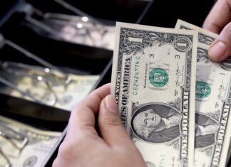 Бизнес спрогнозировал динамику курса: через год ждут доллар по 45 грн и евро по 54 грн