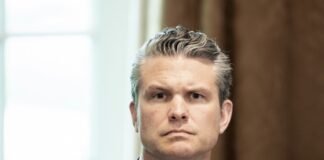 Министра обороны США заподозрили в инсайдерской торговле акциями накануне войны с Ираном