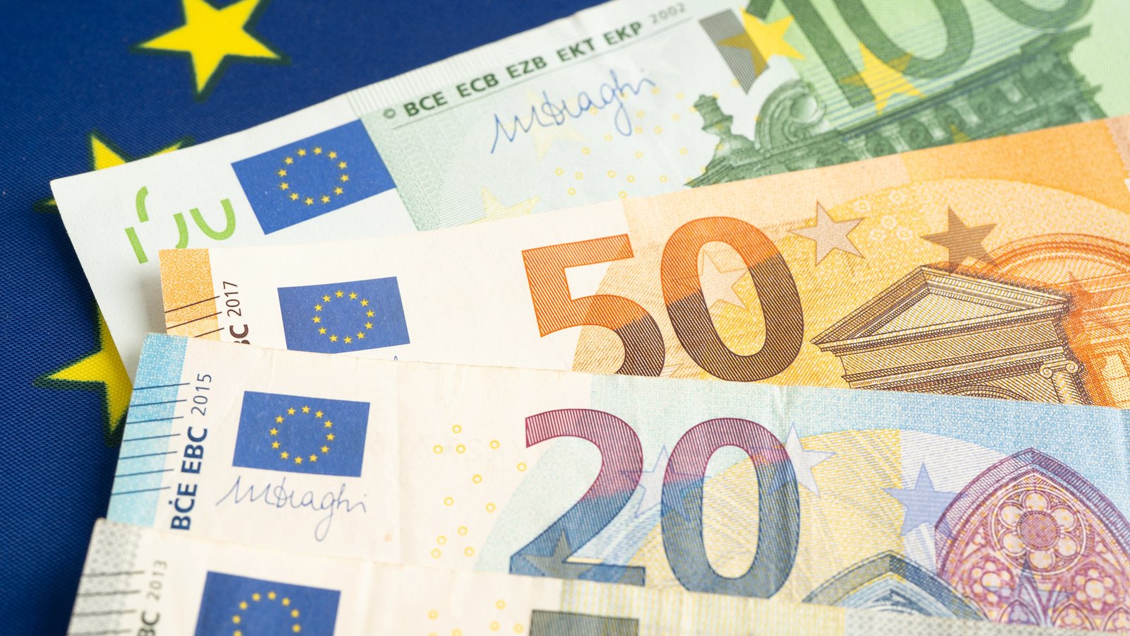 НБУ установил рекордный курс гривни к евро на 20 апреля