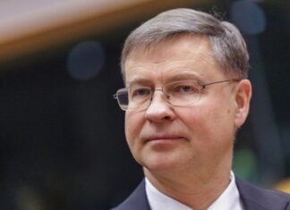 Euractiv: Брюссель хочет, чтобы партнеры быстрее передали Украине свои доли по кредиту в €45 млрд