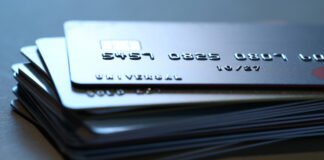 НБУ: В 2025 году мошеннических операций с картами стало меньше, но сумма убытков выросла