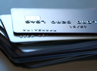 НБУ: В 2025 году мошеннических операций с картами стало меньше, но сумма убытков выросла