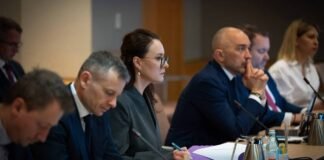 МВФ отложил на год НДС для ФОП. Теперь основное требование – налог на посылки