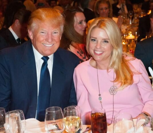 Публиковала «файлы Эпштейна»: Дональд Трамп уволил генпрокурора США Пэм Бонди