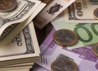 Стрімке зростання: чому дорожчають долар і євро
