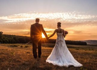 «Это не ваша свадьба»: семья жениха устроила скандал из-за костюмов и гостей