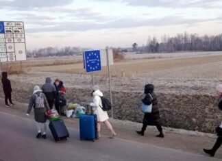 Выезд женщин за границу: адвокат объяснил, кого имеют право не выпускать за пределы Украины