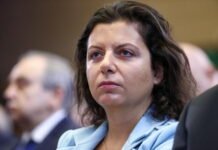 По-прежнему «ложится в постель со своим мужем»: Симоньян спит рядом с прахом Кеосаяна