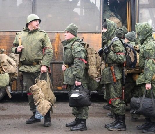 РФ может объявить мобилизацию: Беларусь закрыла выезд для российских призывников, — СМИ