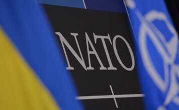 «Как ни парадоксально»: возможный выход США из НАТО дает Украине немного надежды, — Politico