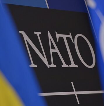 «Как ни парадоксально»: возможный выход США из НАТО дает Украине немного надежды, — Politico