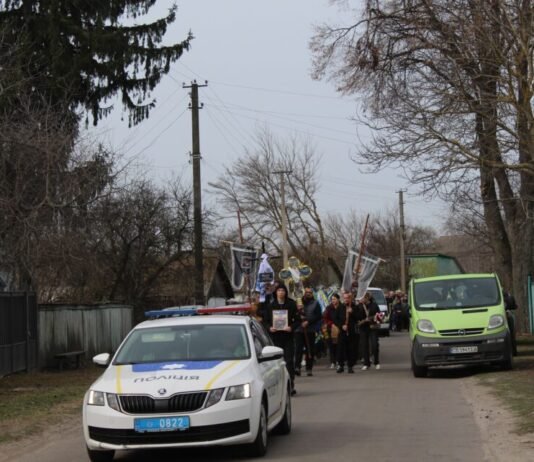На Чернігівщині проводжали в останню путь солдата, який загинув під Куп’янськом