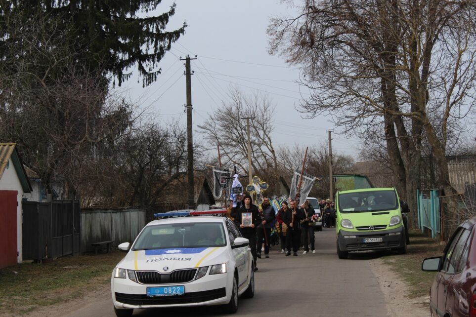 На Чернігівщині проводжали в останню путь солдата, який загинув під Куп’янськом