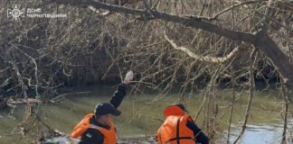 У водоймі неподалік Чернігова виявили тіло чоловіка (Фото, Відео)