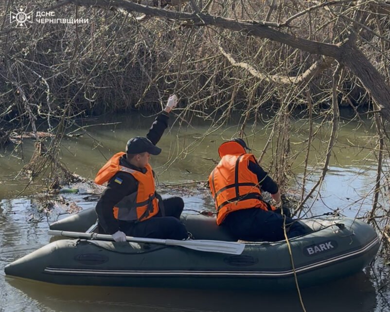 У водоймі неподалік Чернігова виявили тіло чоловіка (Фото, Відео)