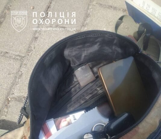 У Чернігові затримали чоловіка, який погрожував ножем відвідувачу закладу (Фото)
