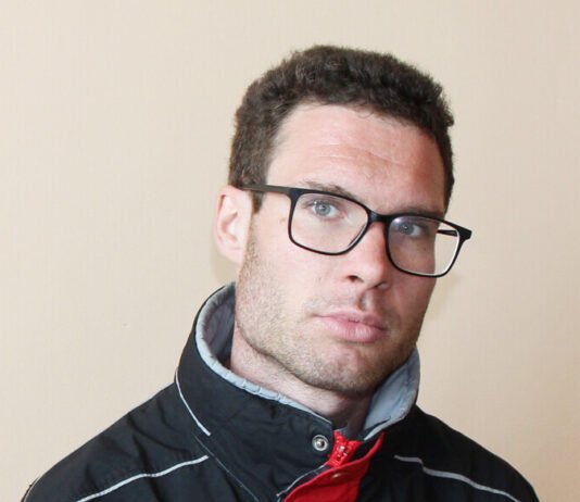 Волонтер зі Сновська Дмитро Шакал написав книгу про життя з синдромом Туретта