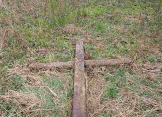 На Чернігівщині занедбали могили родичів одного з розробників першої атомної бомби (Фото)