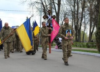 На Чернігівщині прощалися із захисником, який загинув на Сумщині