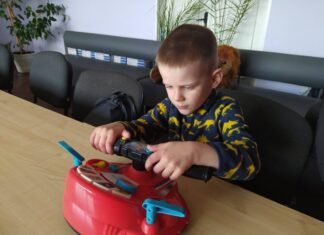Грають в ігри та діляться історіями: на Чернігівщині влаштовують цікаве дозвілля