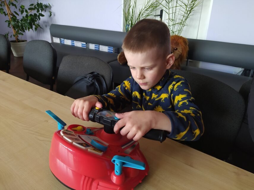 Грають в ігри та діляться історіями: на Чернігівщині влаштовують цікаве дозвілля