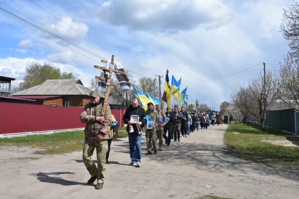Понад два роки сподівань і очікувань: на Чернігівщині прощалися з воїном