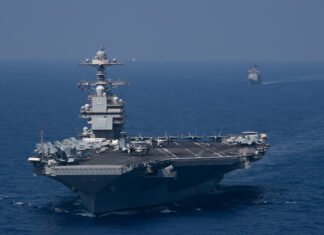 США снова перебрасывают на Ближний Восток авианосец и три эсминца с тысячами военных