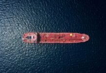 Китайский танкер прошел Ормузский пролив, несмотря на американскую блокаду, — Bloomberg