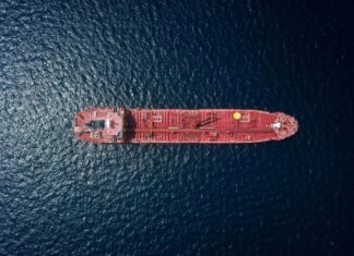 Китайский танкер прошел Ормузский пролив, несмотря на американскую блокаду, — Bloomberg